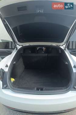 Лифтбек Tesla Model S 2019 в Киеве