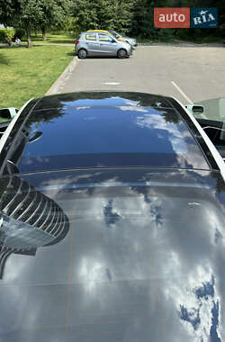 Хэтчбек Tesla Model S 2013 в 