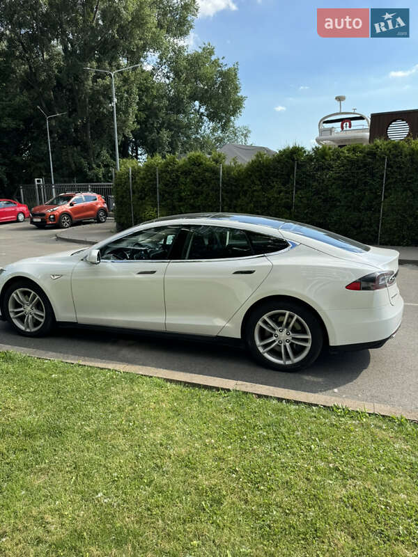 Хетчбек Tesla Model S 2013 в Києві