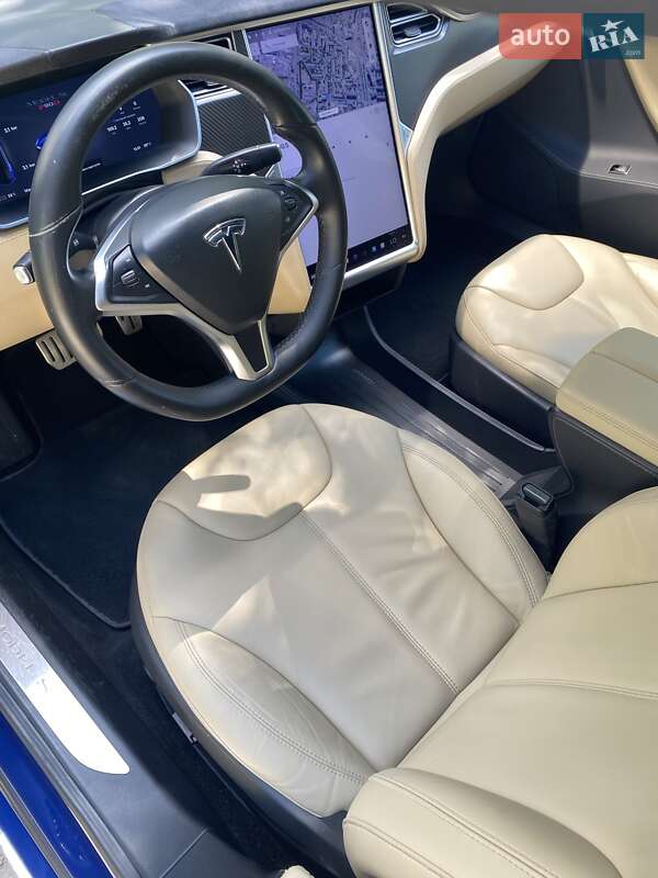 Лифтбек Tesla Model S 2015 в Днепре