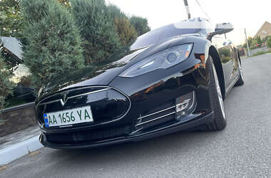 Ліфтбек Tesla Model S 2015 в Києві