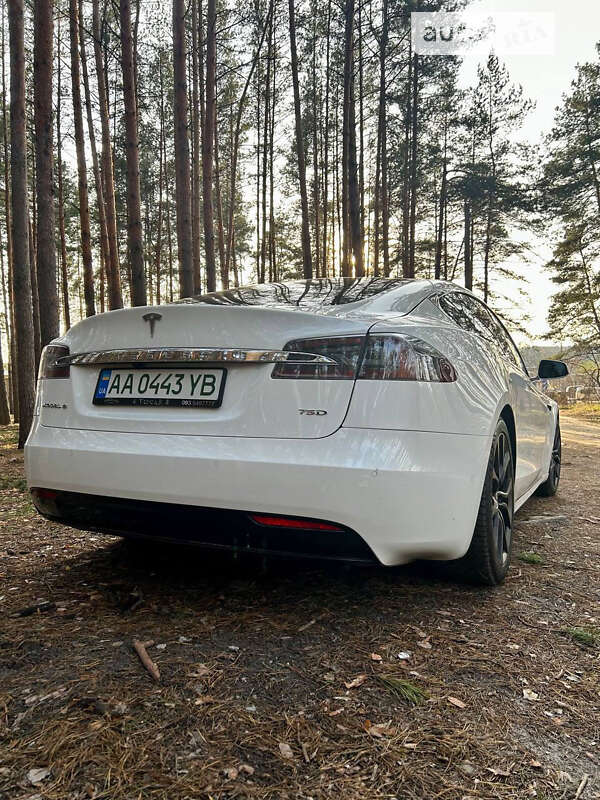 Ліфтбек Tesla Model S 2017 в Києві фото 6 Ліфтбек Tesla Model S 2017 в Києві