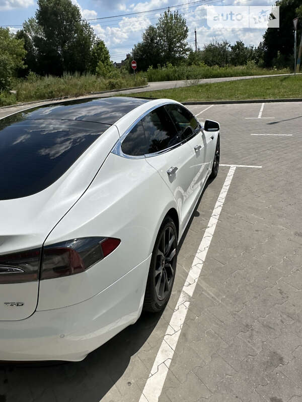 Ліфтбек Tesla Model S 2017 в Києві фото 8 Ліфтбек Tesla Model S 2017 в Києві