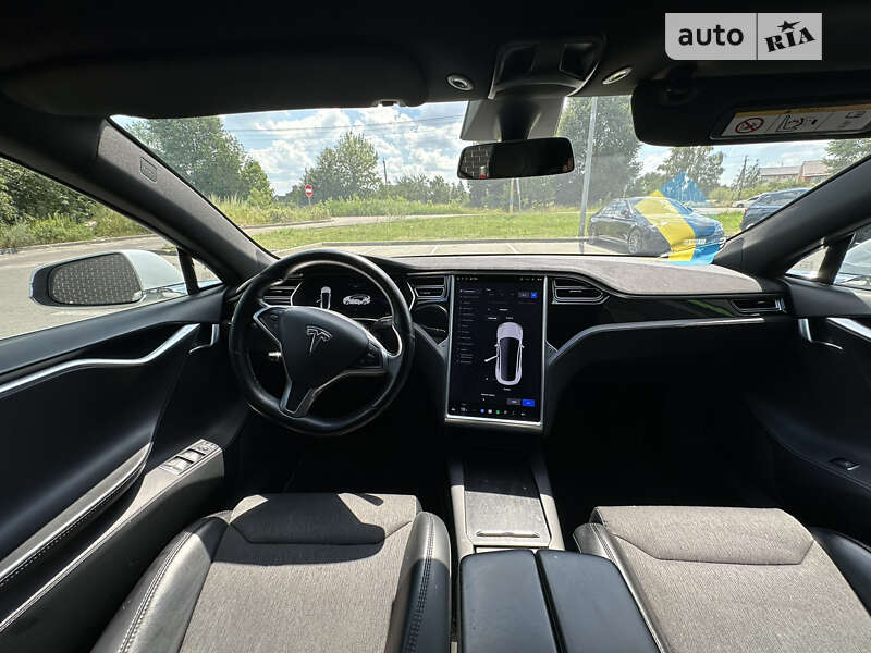 Ліфтбек Tesla Model S 2017 в Києві фото 17 Ліфтбек Tesla Model S 2017 в Києві