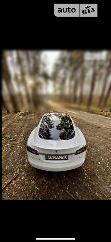 Ліфтбек Tesla Model S 2017 в Києві фото 22 Ліфтбек Tesla Model S 2017 в Києві