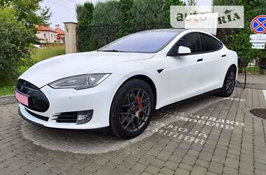 Ліфтбек Tesla Model S 2014 в Львові