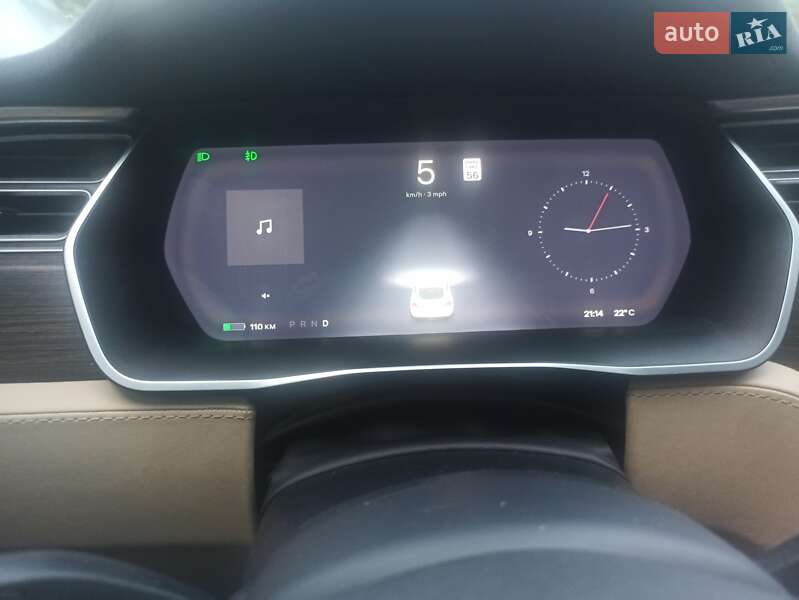 Лифтбек Tesla Model S 2015 в Ужгороде