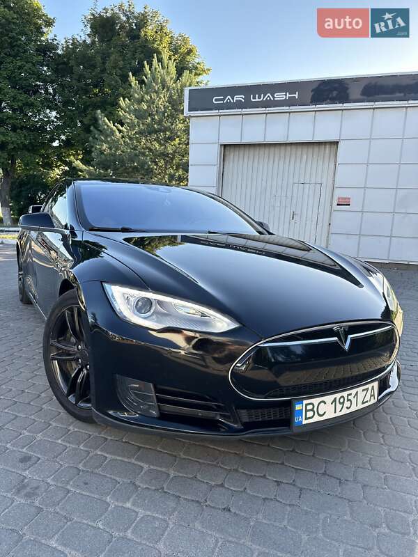 Tesla Model S 2016