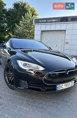 Хэтчбек Tesla Model S 2016 в 