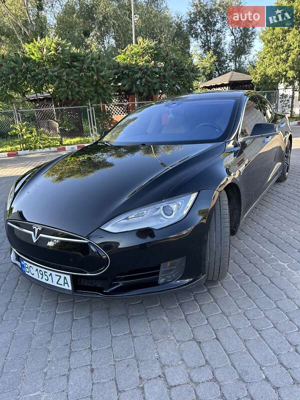 Хэтчбек Tesla Model S 2016 в Шептицькому