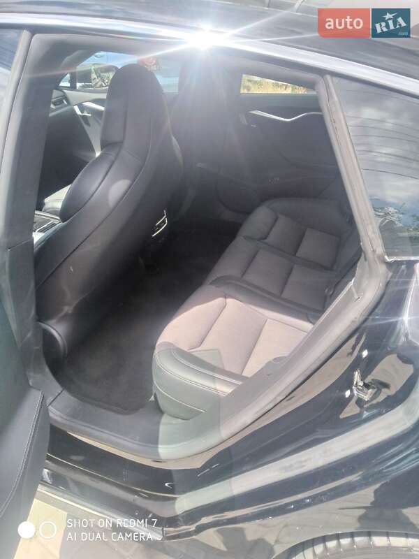 Лифтбек Tesla Model S 2018 в Киеве фото 9 Лифтбек Tesla Model S 2018 в Киеве