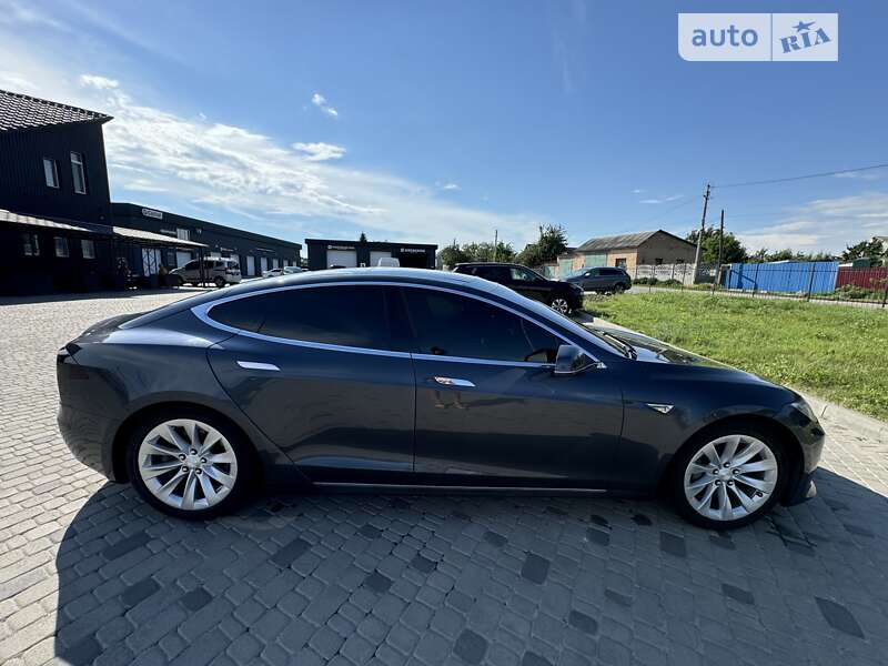 Лифтбек Tesla Model S 2016 в Белой Церкви