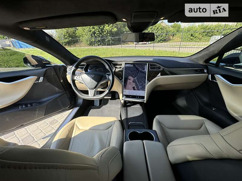 Лифтбек Tesla Model S 2016 в Белой Церкви