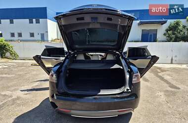 Ліфтбек Tesla Model S 2014 в 