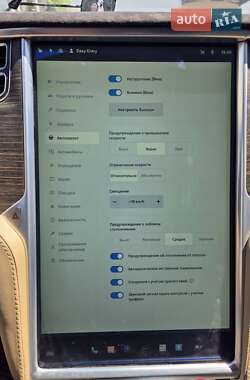Ліфтбек Tesla Model S 2014 в Миколаєві