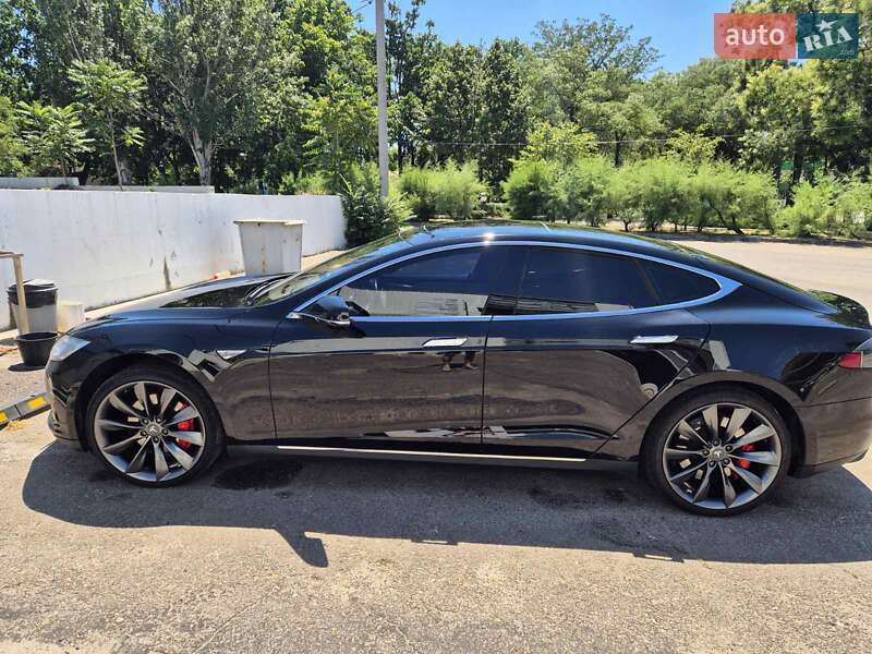 Ліфтбек Tesla Model S 2014 в Миколаєві