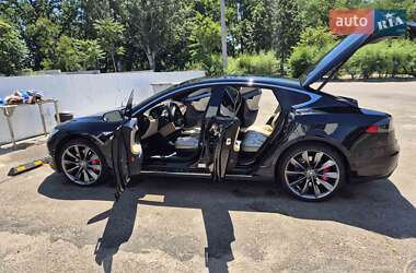 Ліфтбек Tesla Model S 2014 в Миколаєві