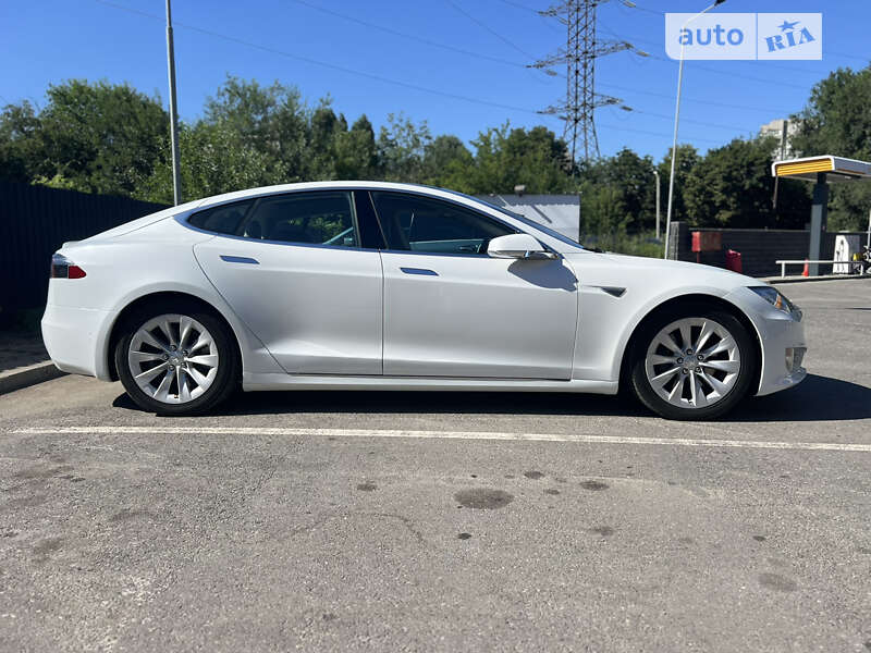 Ліфтбек Tesla Model S 2016 в Дніпрі