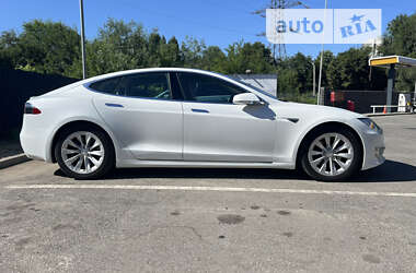 Ліфтбек Tesla Model S 2016 в 