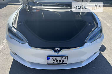 Ліфтбек Tesla Model S 2016 в 