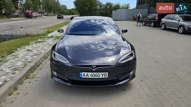 Лифтбек Tesla Model S 2018 в Белой Церкви