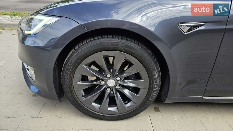 Лифтбек Tesla Model S 2018 в Белой Церкви