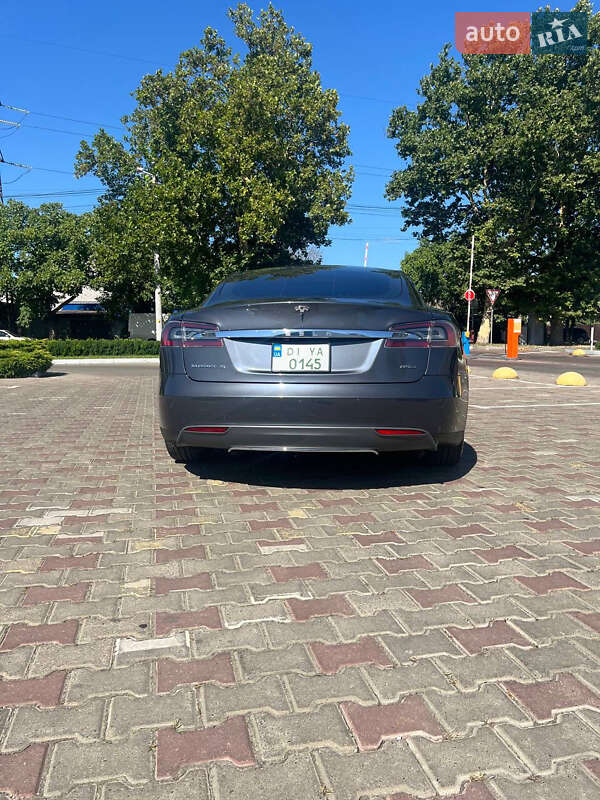 Лифтбек Tesla Model S 2016 в Одессе