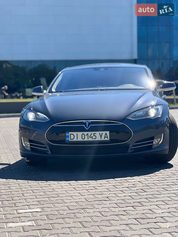 Лифтбек Tesla Model S 2016 в Одессе