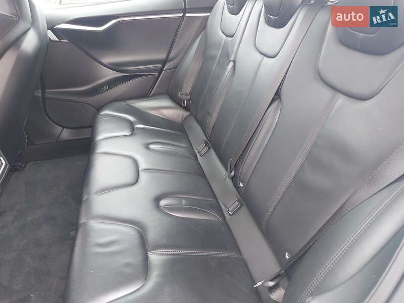Ліфтбек Tesla Model S 2015 в Харкові