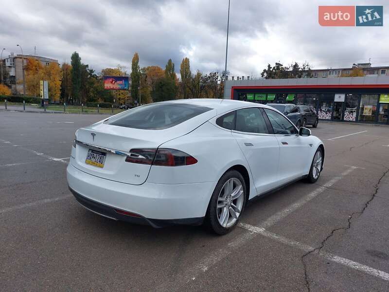 Ліфтбек Tesla Model S 2015 в Харкові