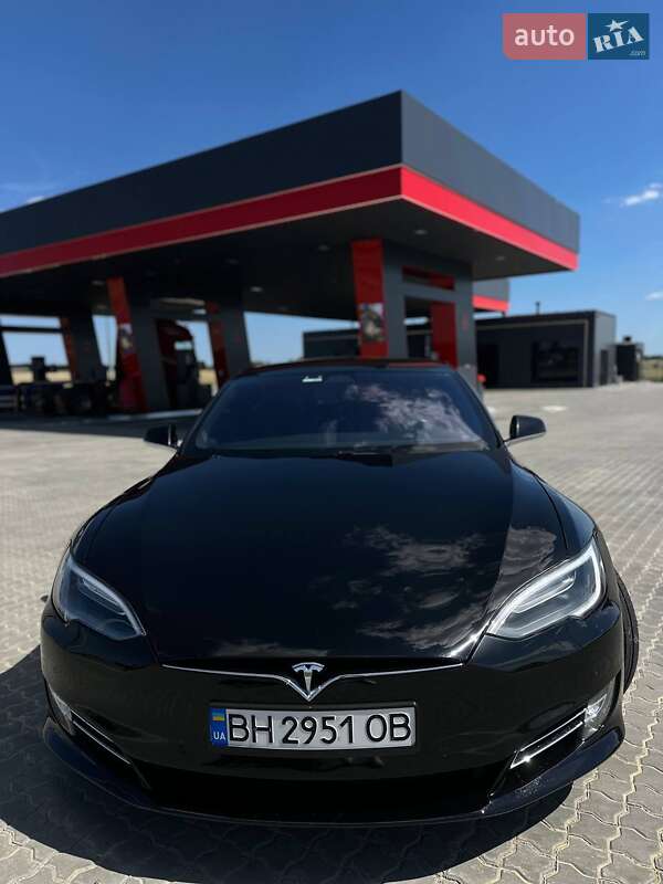 Ліфтбек Tesla Model S 2017 в Одесі
