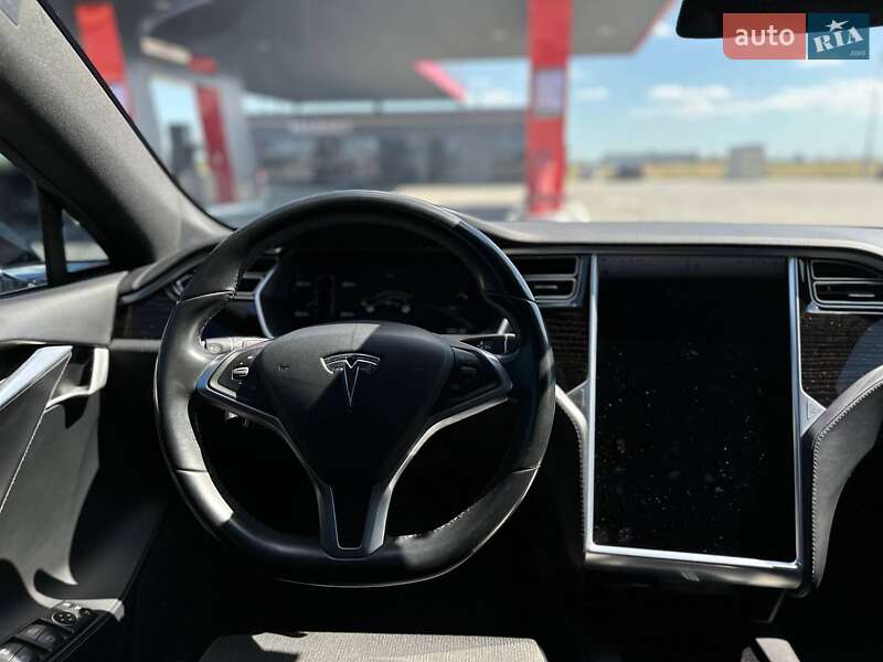 Ліфтбек Tesla Model S 2017 в Одесі