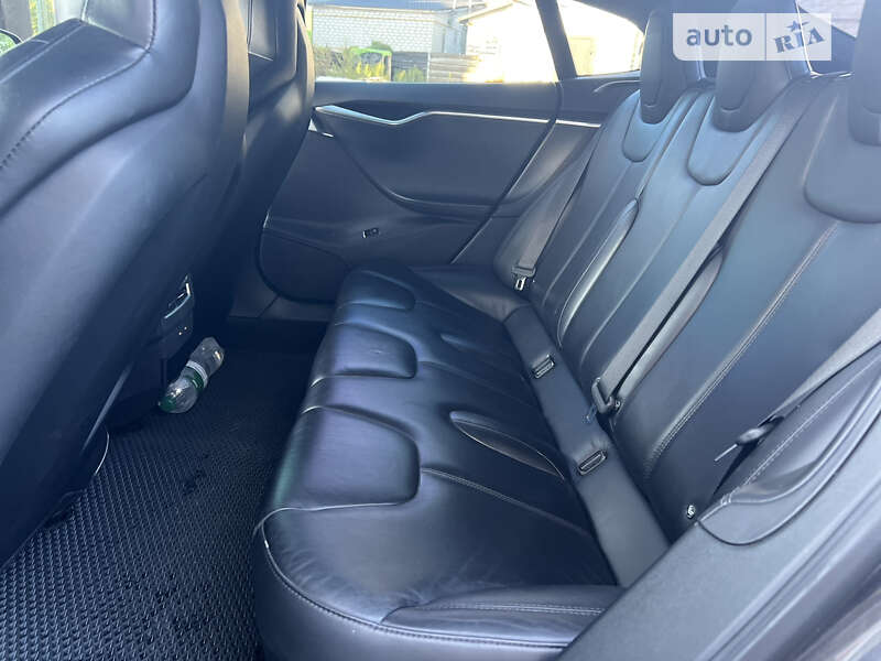 Лифтбек Tesla Model S 2016 в Киеве фото 14 Лифтбек Tesla Model S 2016 в Киеве