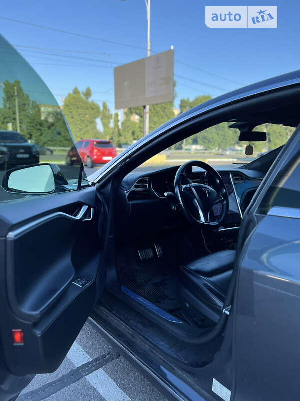 Лифтбек Tesla Model S 2016 в Киеве фото 15 Лифтбек Tesla Model S 2016 в Киеве