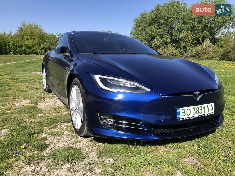 Tesla Model S 2015