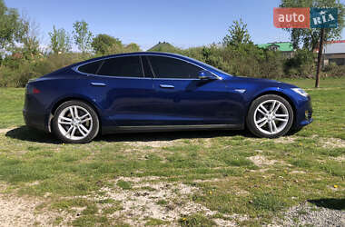 Лифтбек Tesla Model S 2015 в 