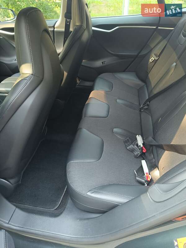 Лифтбек Tesla Model S 2014 в Киеве