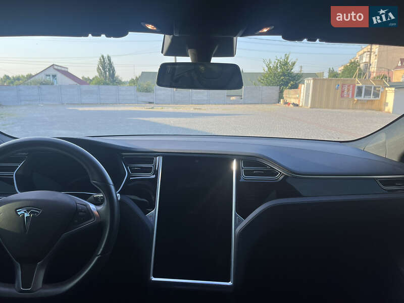 Лифтбек Tesla Model S 2017 в Первомайске