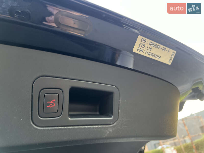 Ліфтбек Tesla Model S 2014 в Дніпрі