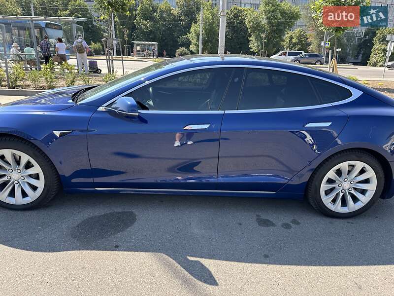 Лифтбек Tesla Model S 2016 в Белой Церкви