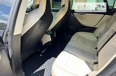 Лифтбек Tesla Model S 2017 в 