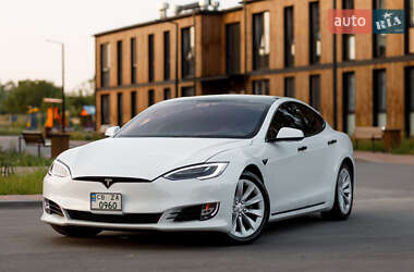 Лифтбек Tesla Model S 2019 в Чернигове