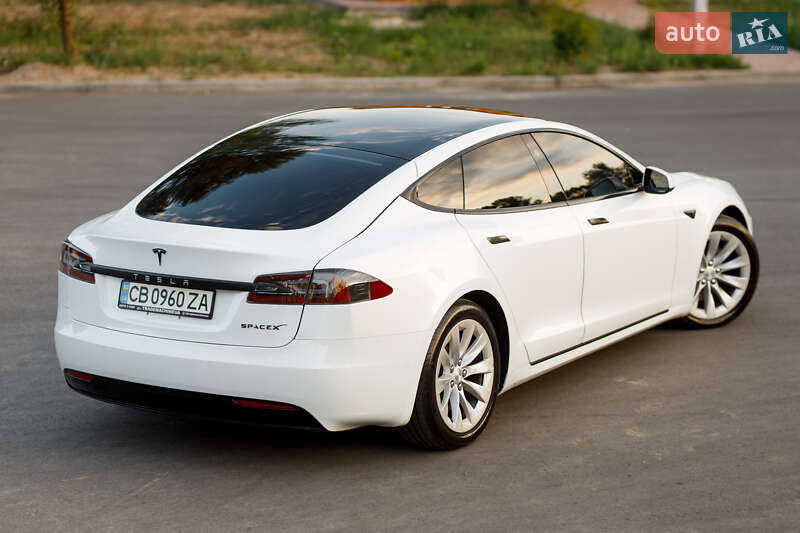 Лифтбек Tesla Model S 2019 в Чернигове