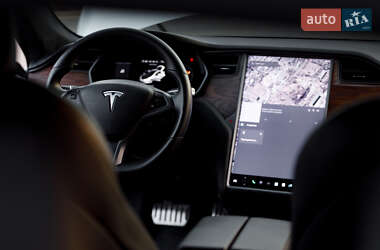 Лифтбек Tesla Model S 2019 в Чернигове