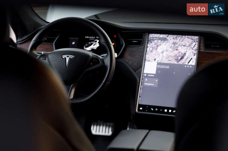 Лифтбек Tesla Model S 2019 в Чернигове
