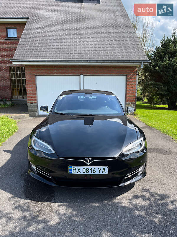 Лифтбек Tesla Model S 2018 в Хмельницком