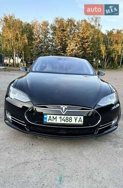 Ліфтбек Tesla Model S 2015 в Житомирі