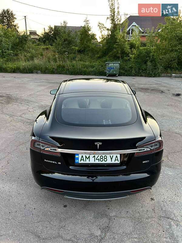 Лифтбек Tesla Model S 2015 в Житомире