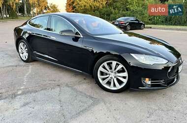 Ліфтбек Tesla Model S 2015 в Житомирі