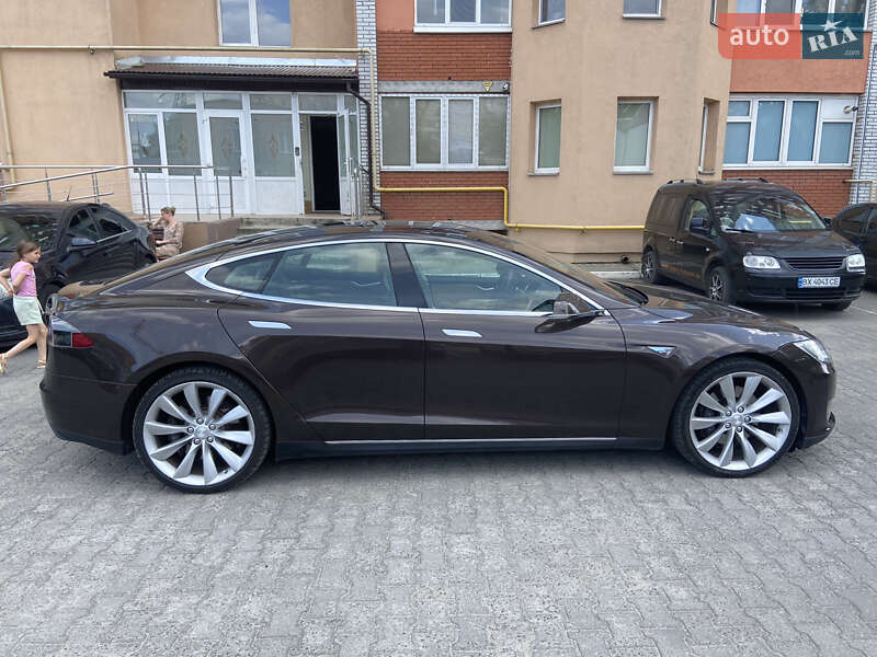 Лифтбек Tesla Model S 2012 в Хмельницком фото 45 Лифтбек Tesla Model S 2012 в Хмельницком